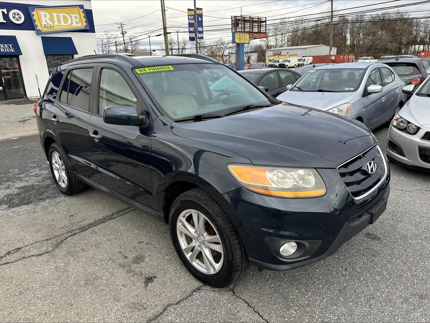 2011 BLUE Hyundai Santa Fe Limited 2.4 FWD (5XYZK3AB3BG) with an 2.4L L4 DOHC 16V engine, 6-Speed Automatic transmission, located at 1254 Manheim Pike, Lancaster, PA, 17601, (717) 393-9133, 40.062870, -76.323273 - Photo#2